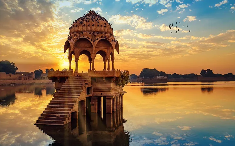 6-Top-Rajasthan-Tourist-Places-ezgif.com-jpg-to-webp-converter