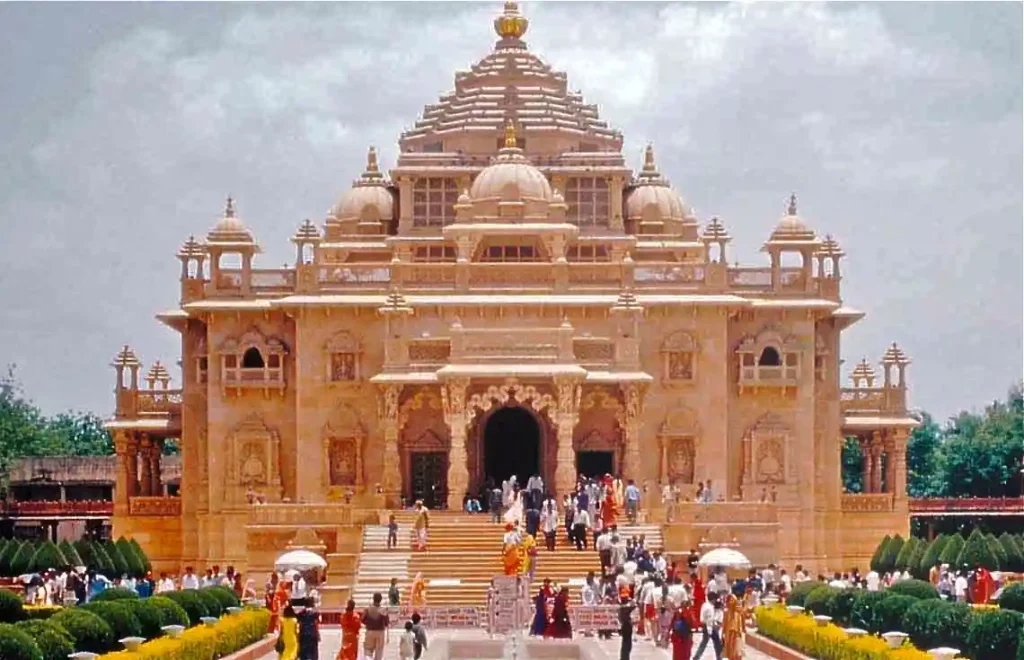Akshardham Temple Delhi on Golden Triangle tour from Bangalore